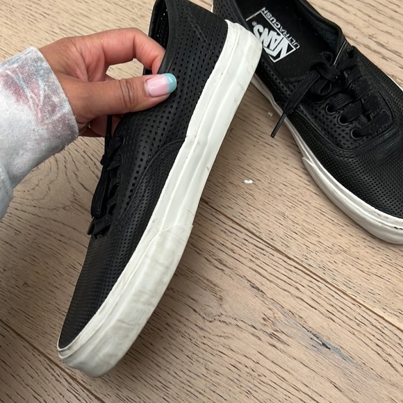 VANS - Picture 6 of 7